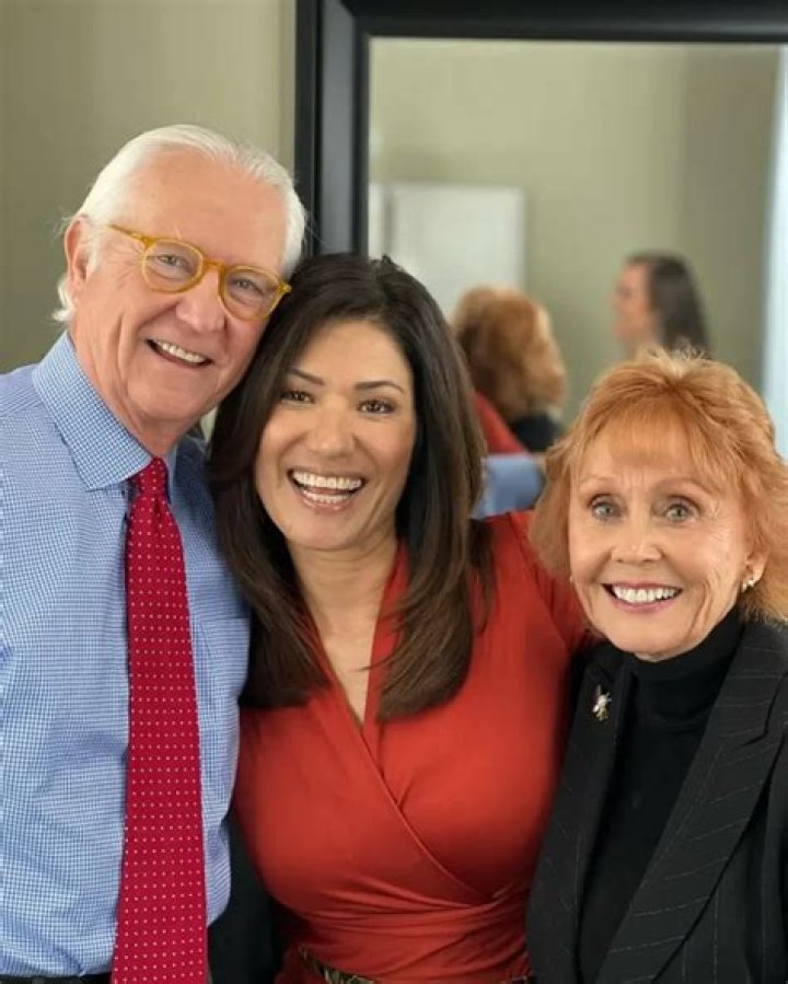 Amelia Santaniello Salary