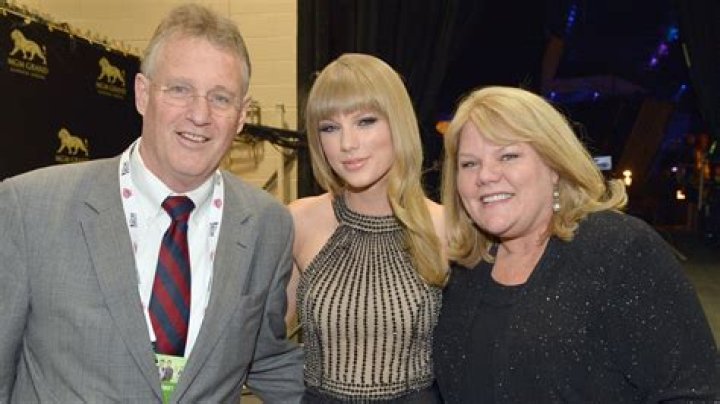 Complete Information About Taylor Swift's Parents' Marital Status