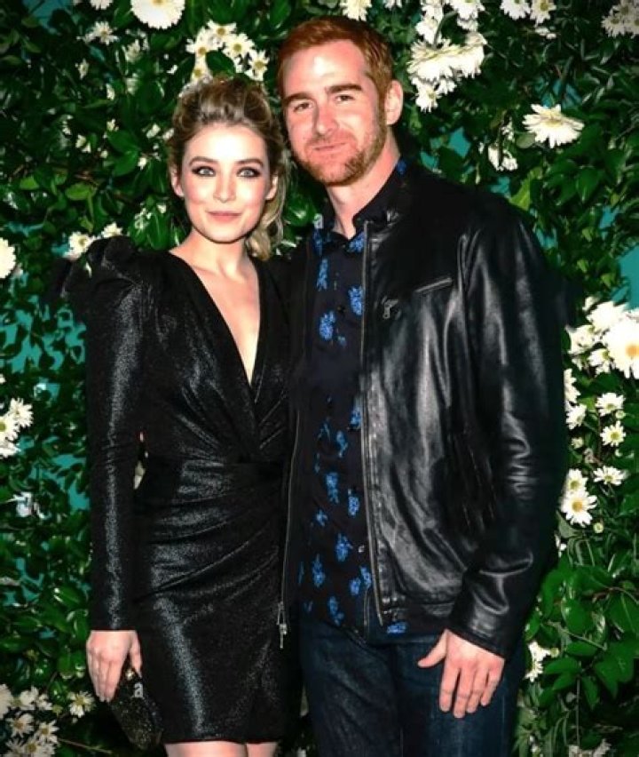 Taylor Tomlinson's Partner: A Comedic Power Couple