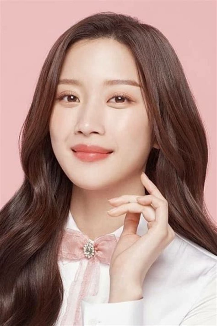 The Truth About Mun Ka-young's Love Life: Uncovering Her Real Boyfriend