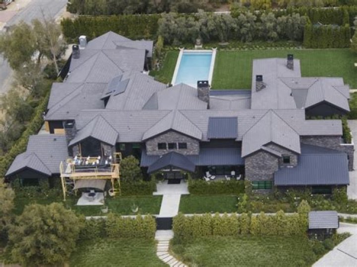 The Ultimate Guide To Kim Kardashian's Extravagant Mansion