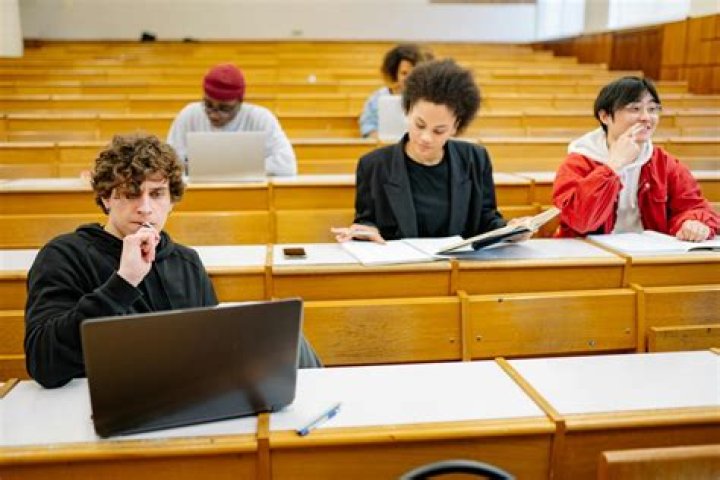 What is the cheapest art school?